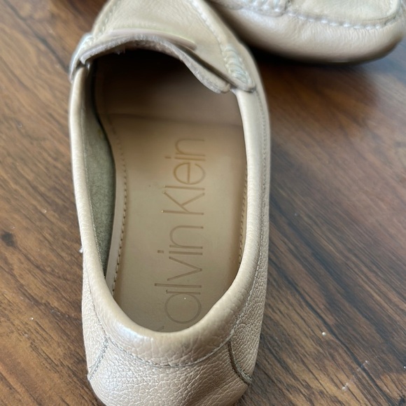 Calvin Klein Tan Flats Timeless Comfort - Picture 7 of 8